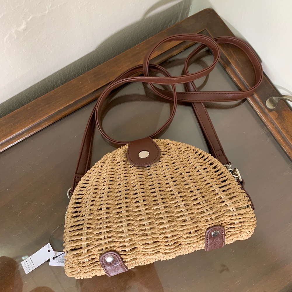 NWT White House black market picnic style bag